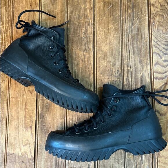 Women’s Converse leather shoe winter climate Black Chuck Taylor High-Top shoe - Picture 2 of 7